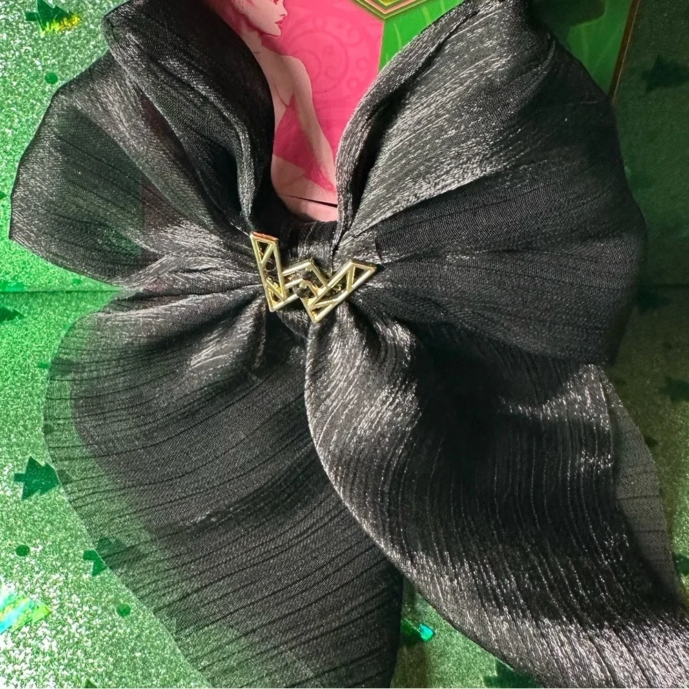 Wicked black hairbow barrette with “W” charm NWT